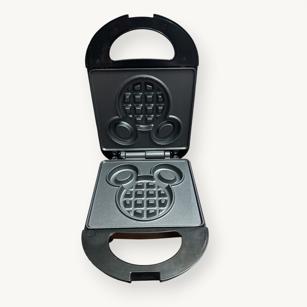 Disney Mickey Mouse Waffle Maker Black Character Shaped DCM-91 500W Appliance